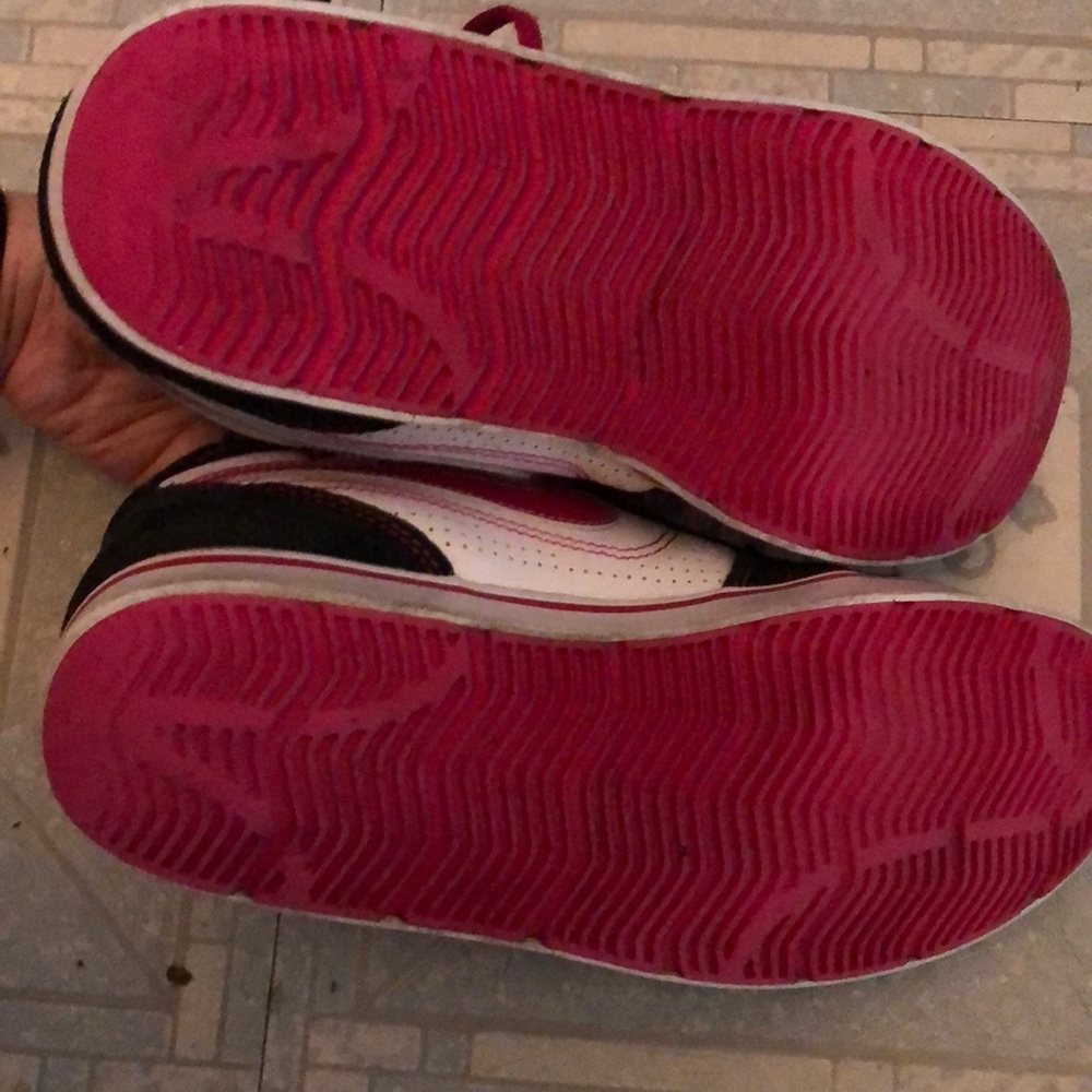 Nike Ruckus Mid Sneakers - Picture 3 of 3